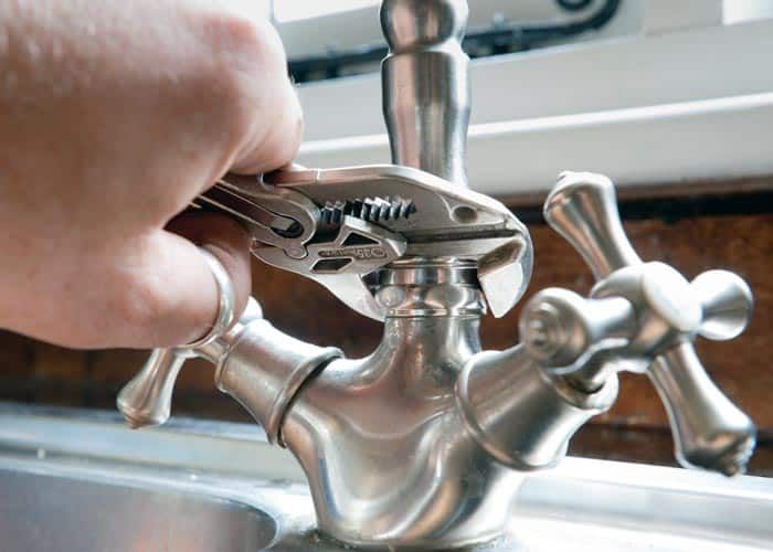 Sink-Repair by technician